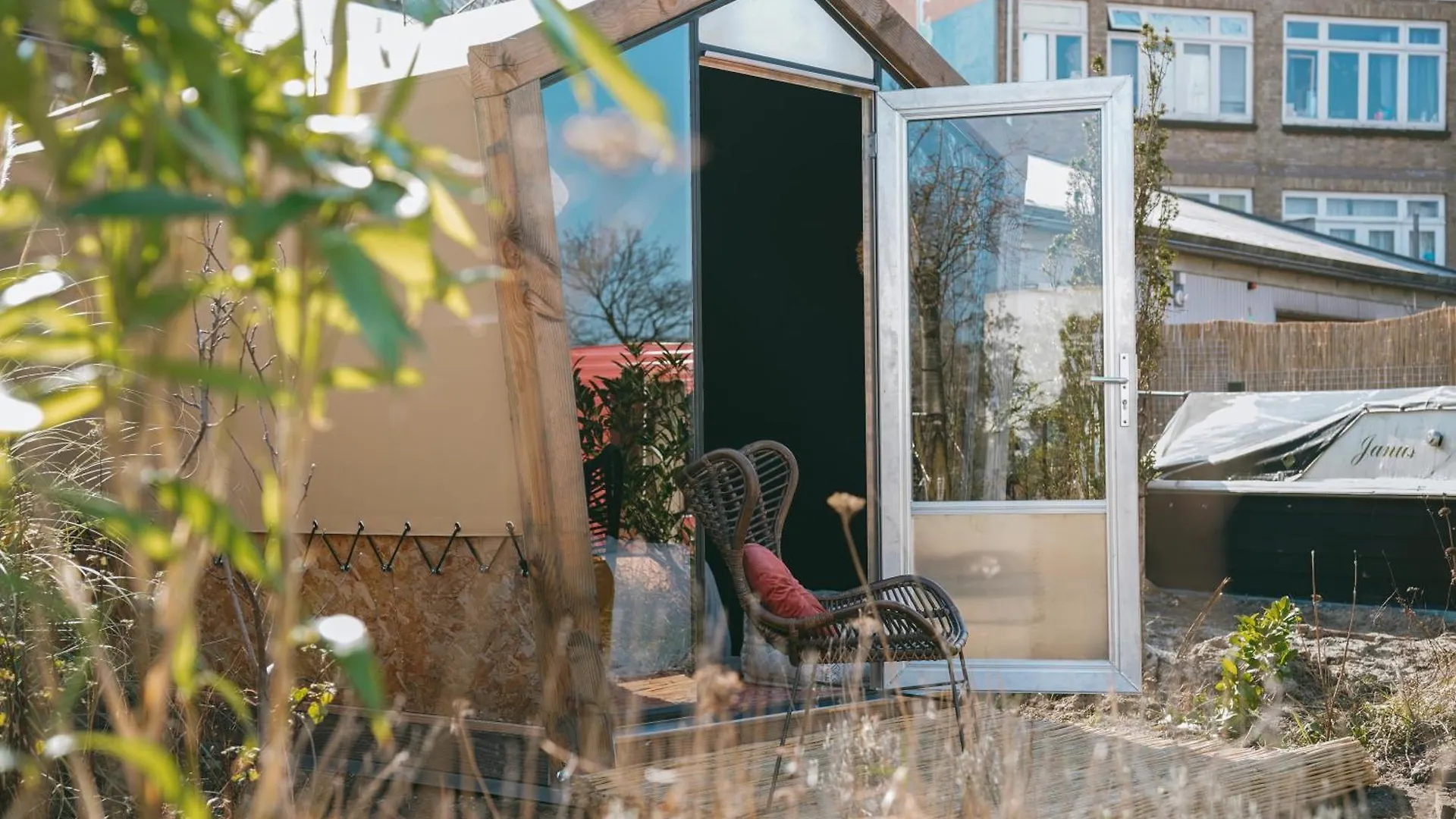 De Buitenkans Unique Cabins - Urban Camping Netherlands