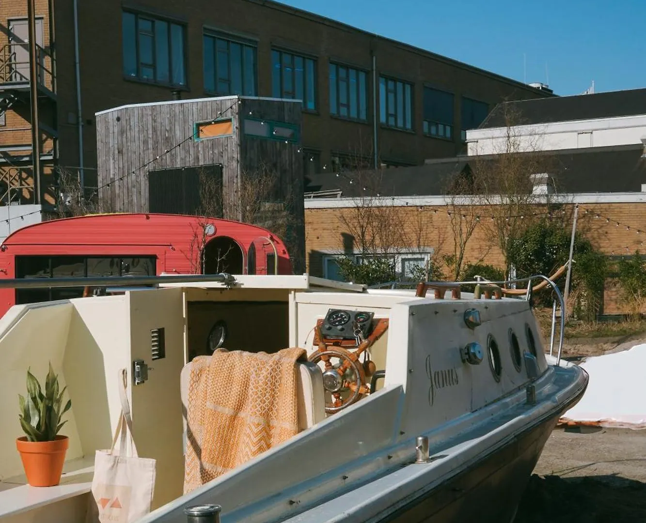 De Buitenkans Unique Cabins - Urban Camping Netherlands